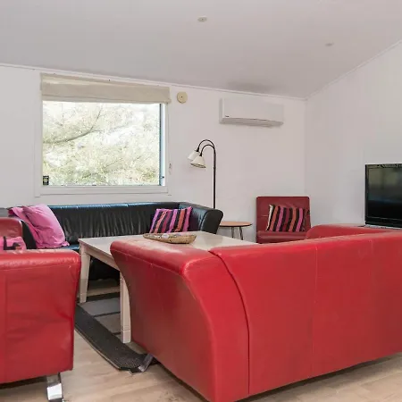 Five-bedroom Holiday In Harboore 1